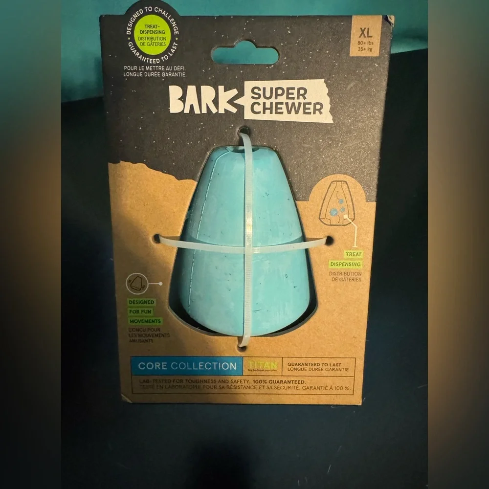 Super Chewer XL dog toy NEW treat dispensing Wacky bounce